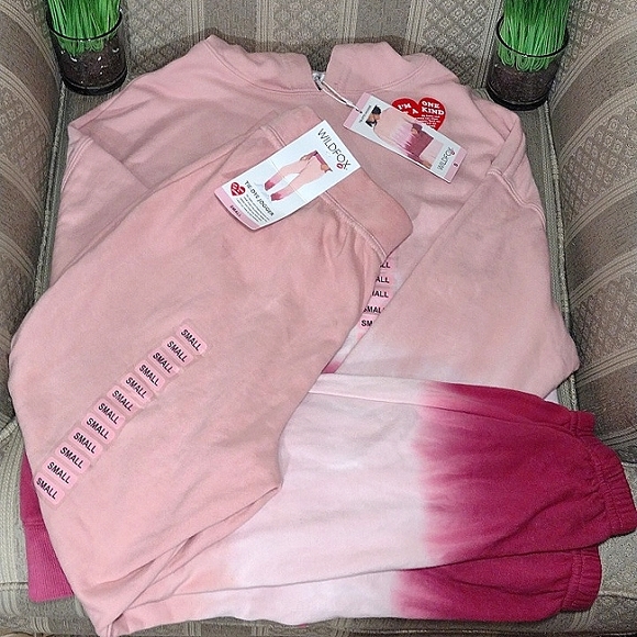 NWT WildFox Tie Dye Pink Jogger Set - Picture 16 of 16